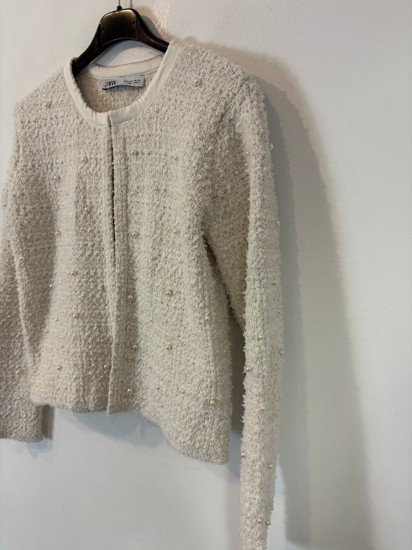 ZARA. Total look tweed perlas