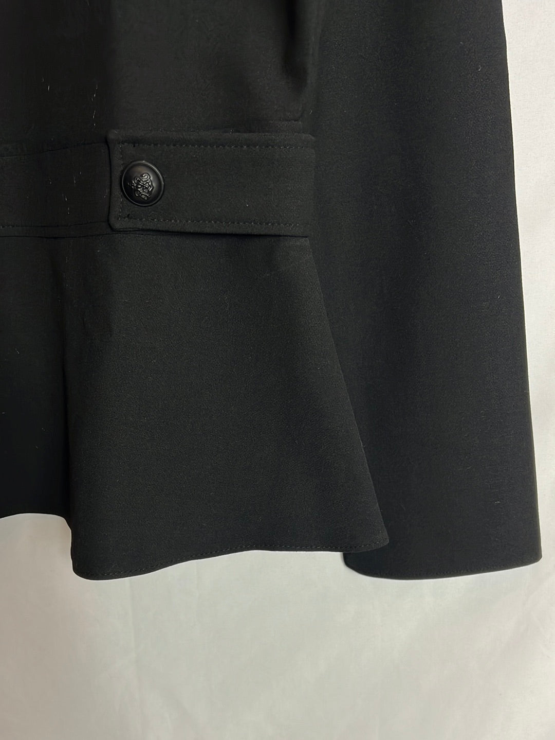 ZARA. Top negro manga larga botones. T L