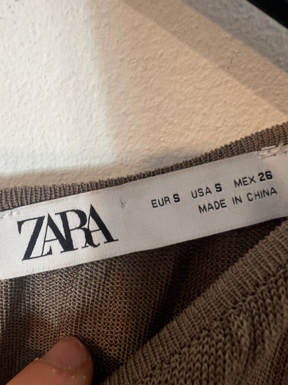 ZARA. top punto volantes T.s