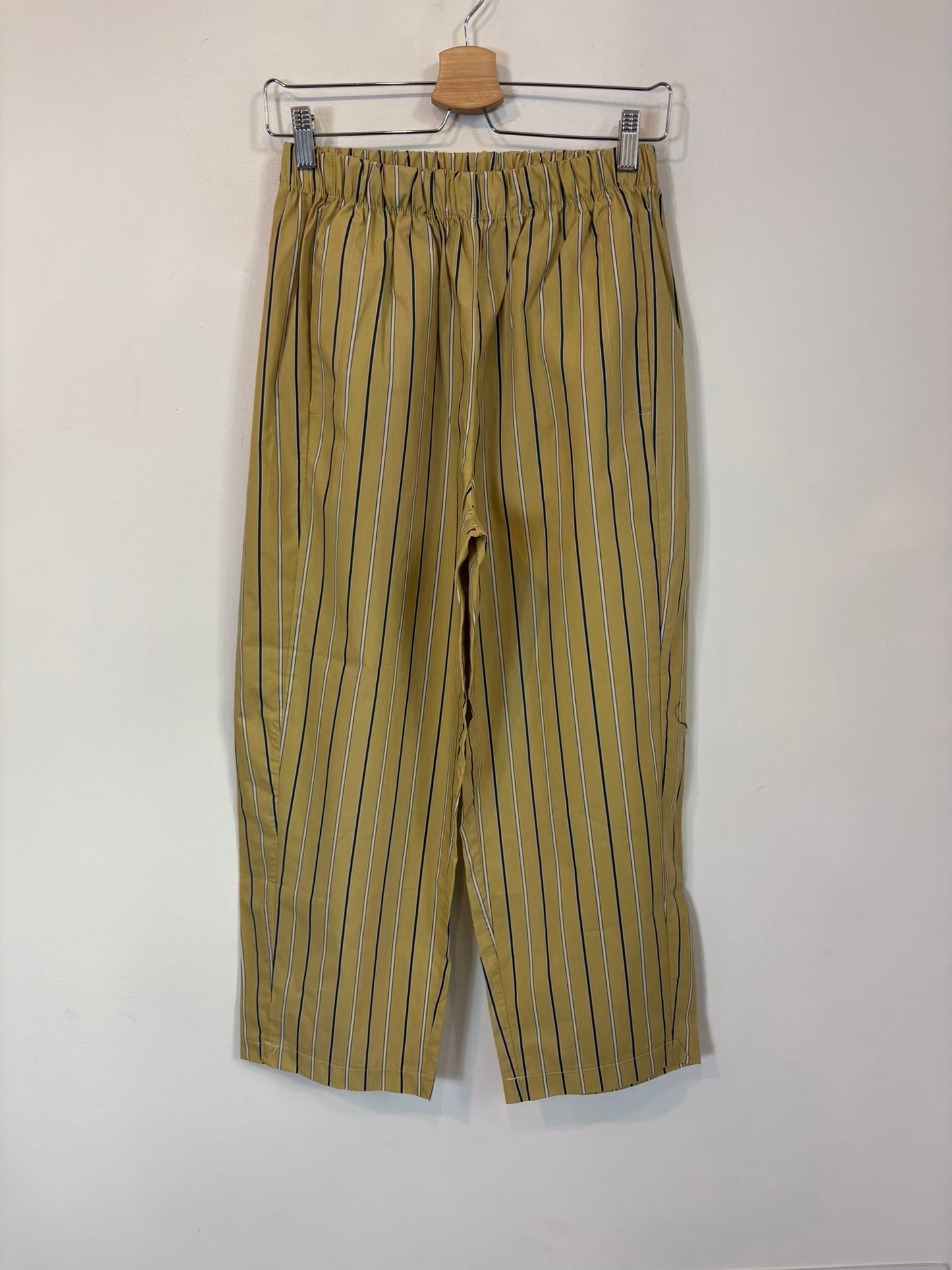 JOHANNA PARIS. Pantalón algodón pistacho rayas