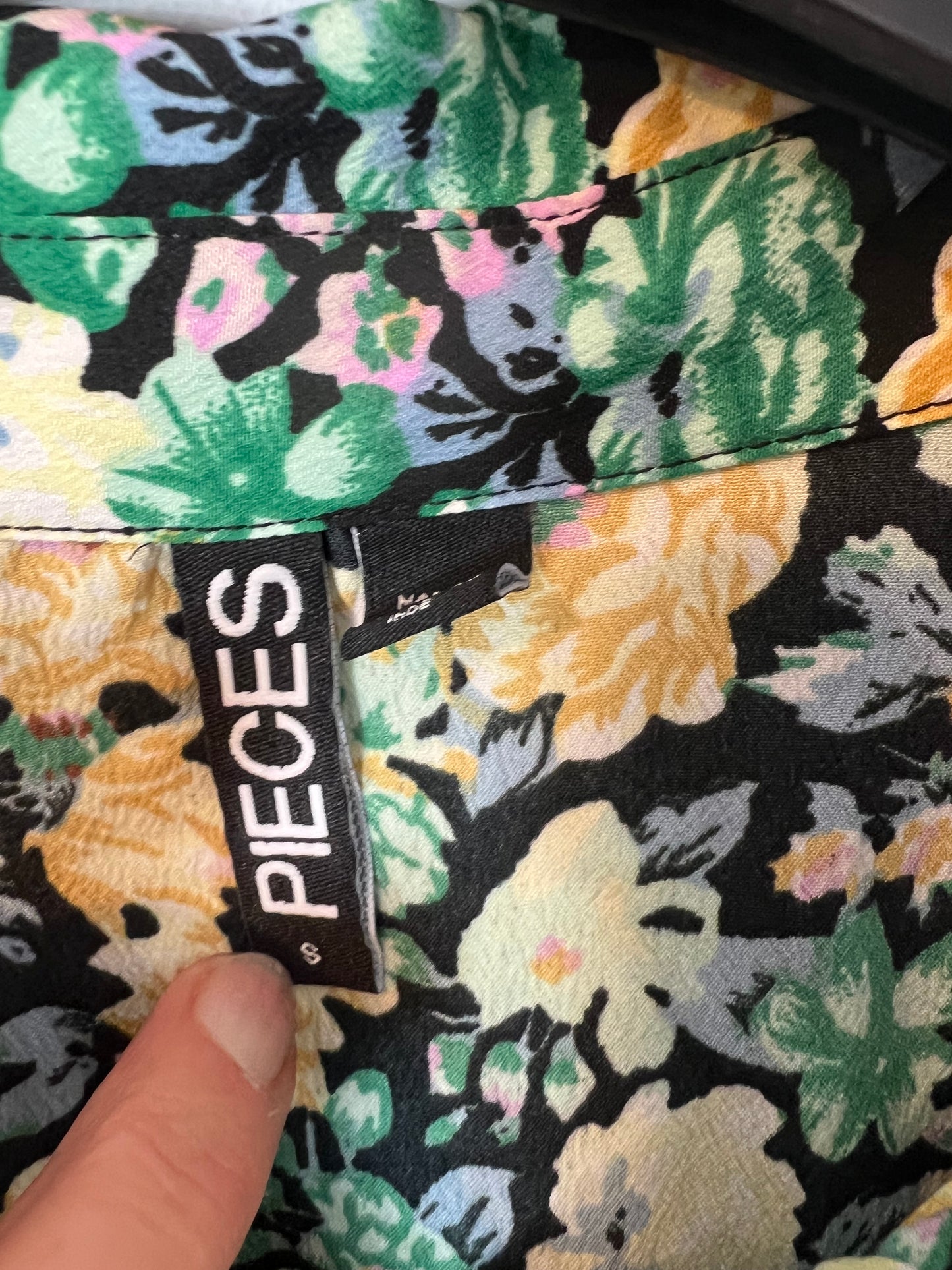 PIECES. Vestido midi flores. T S