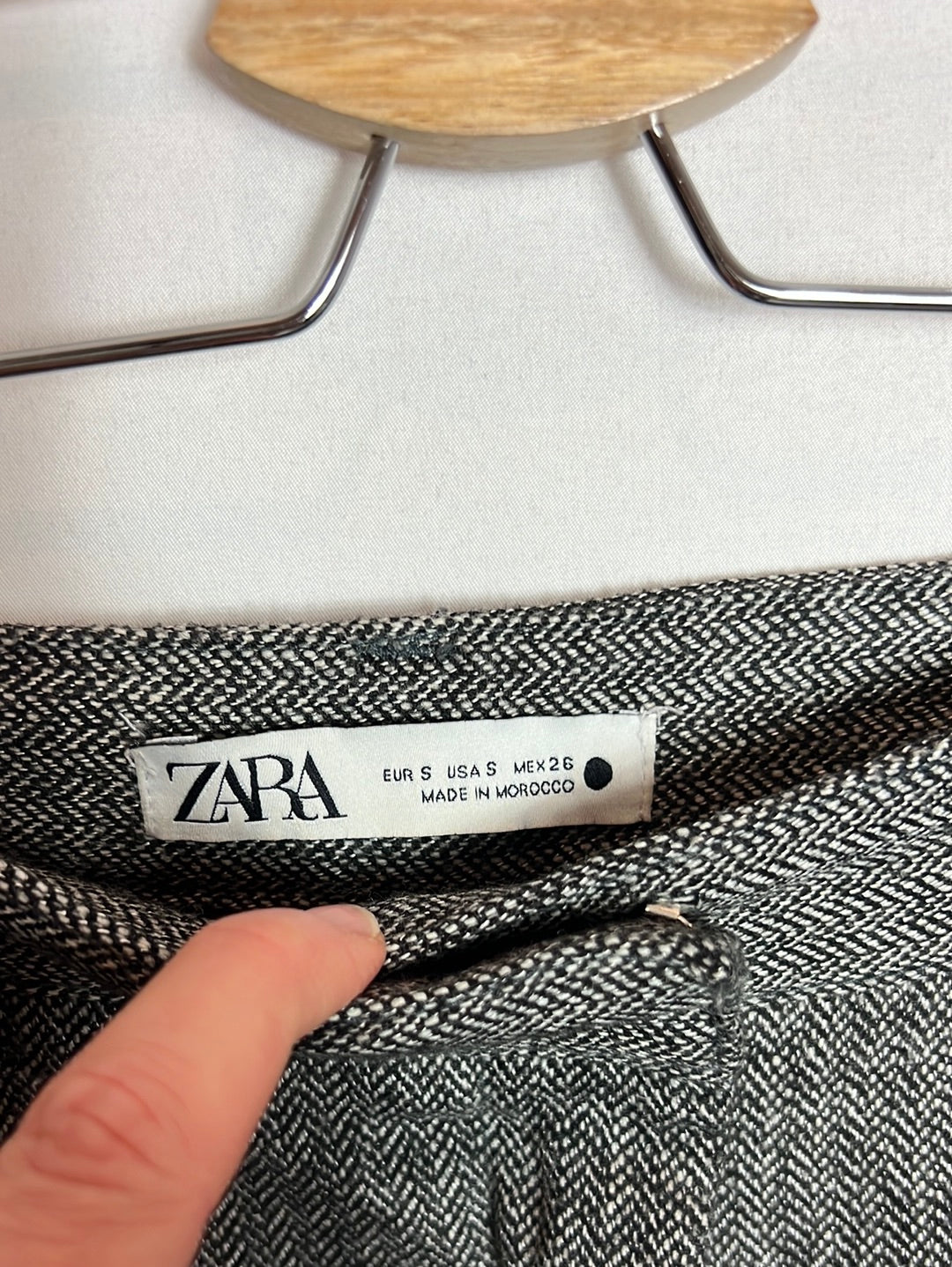 ZARA. Pantalones slouchy jaspeados. T S