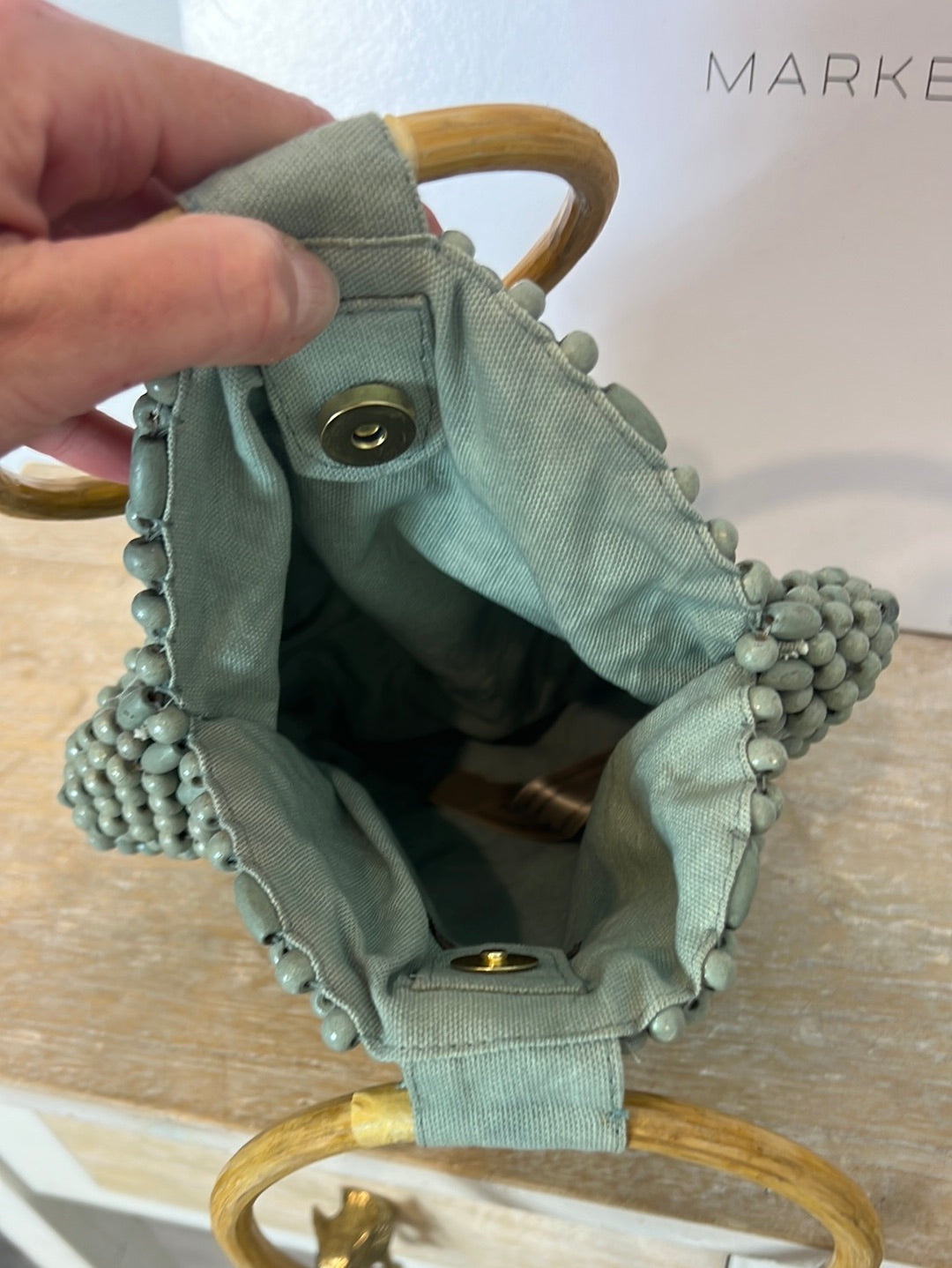 SALVADOR BACHILLER. Bolso redondo detalle asa