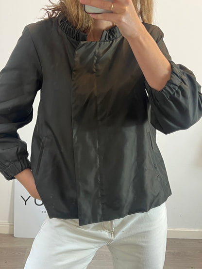 HAKEI. Chaqueta verde caqui corta vientos. T S