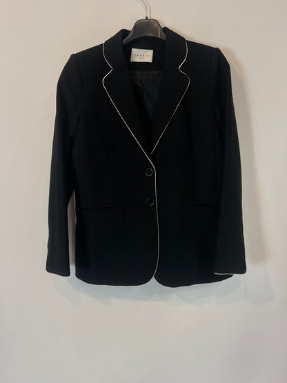 AMEÉ. Sleeveless fringed sweater S.(s)