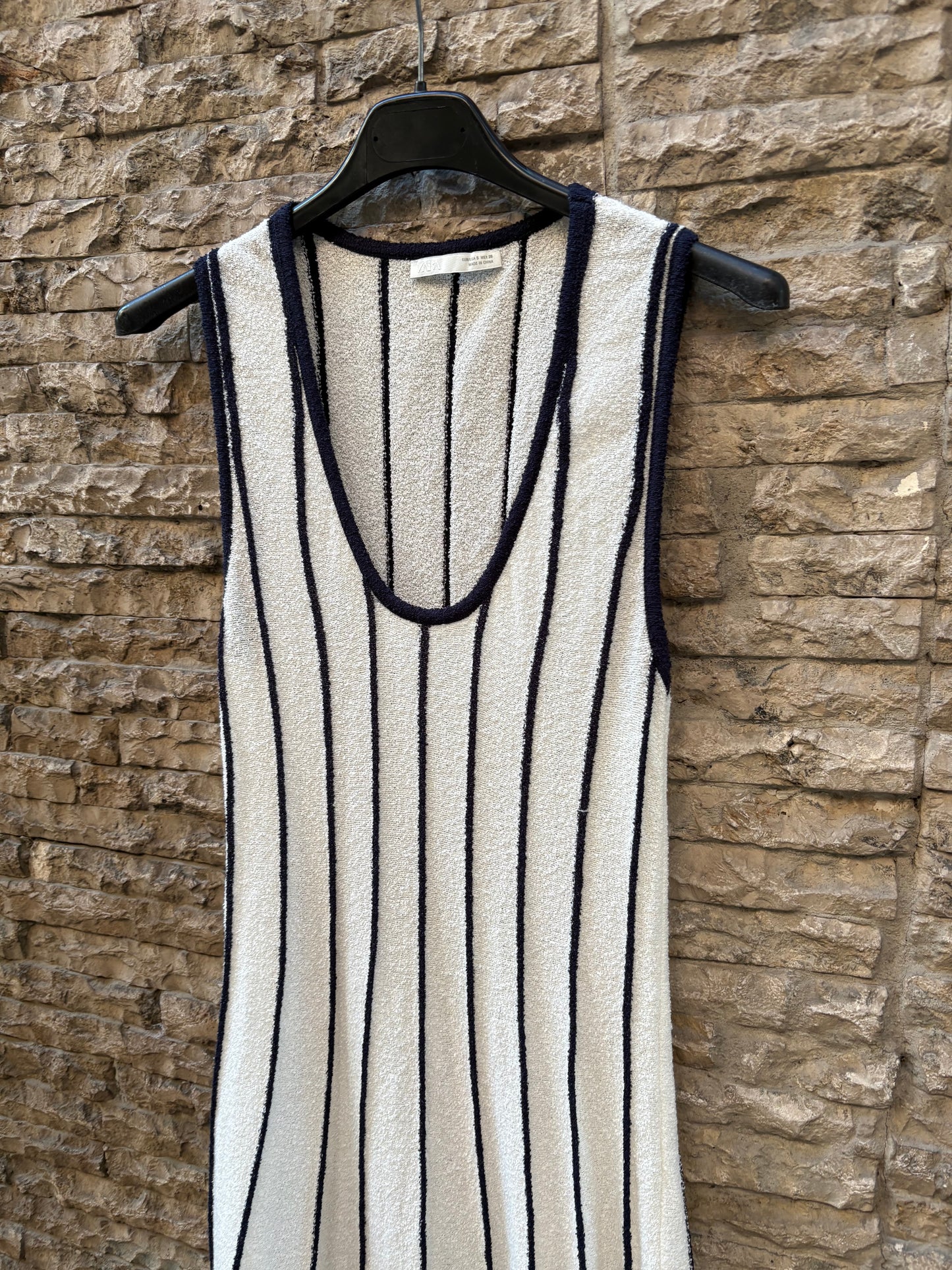 ZARA. Vestido punto elástico beige y azul