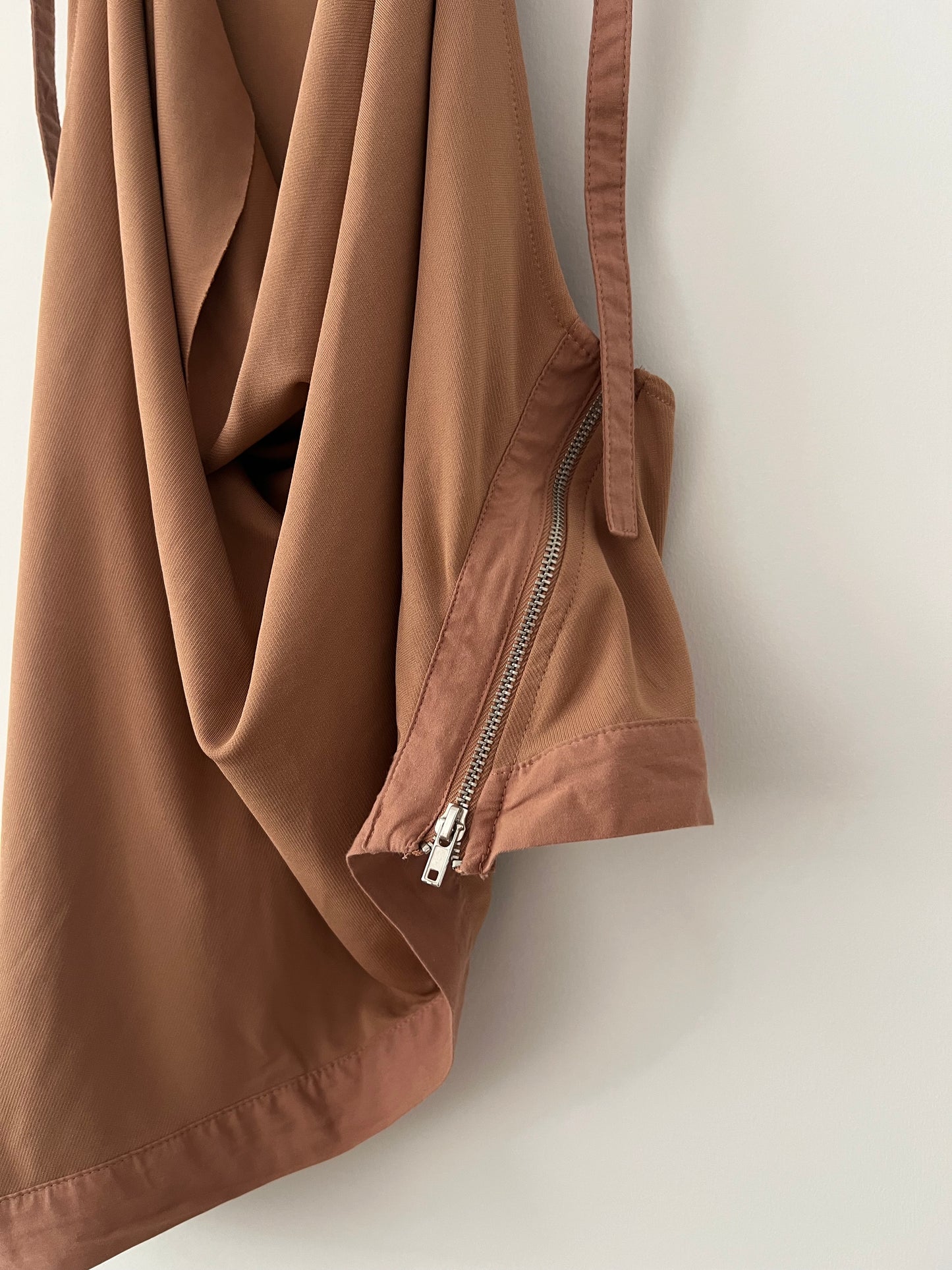 ZARA. Top rosa asimétrico
