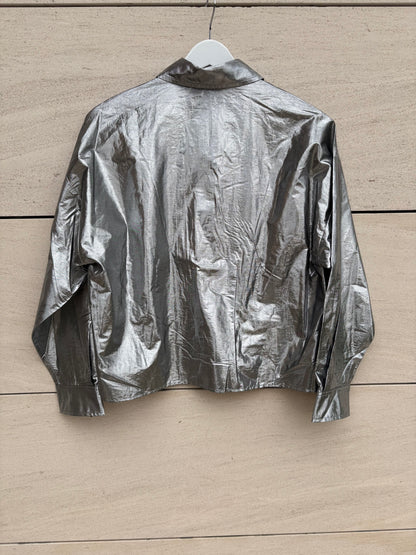 WEEKEND MaxMara. Camisa plateada textura