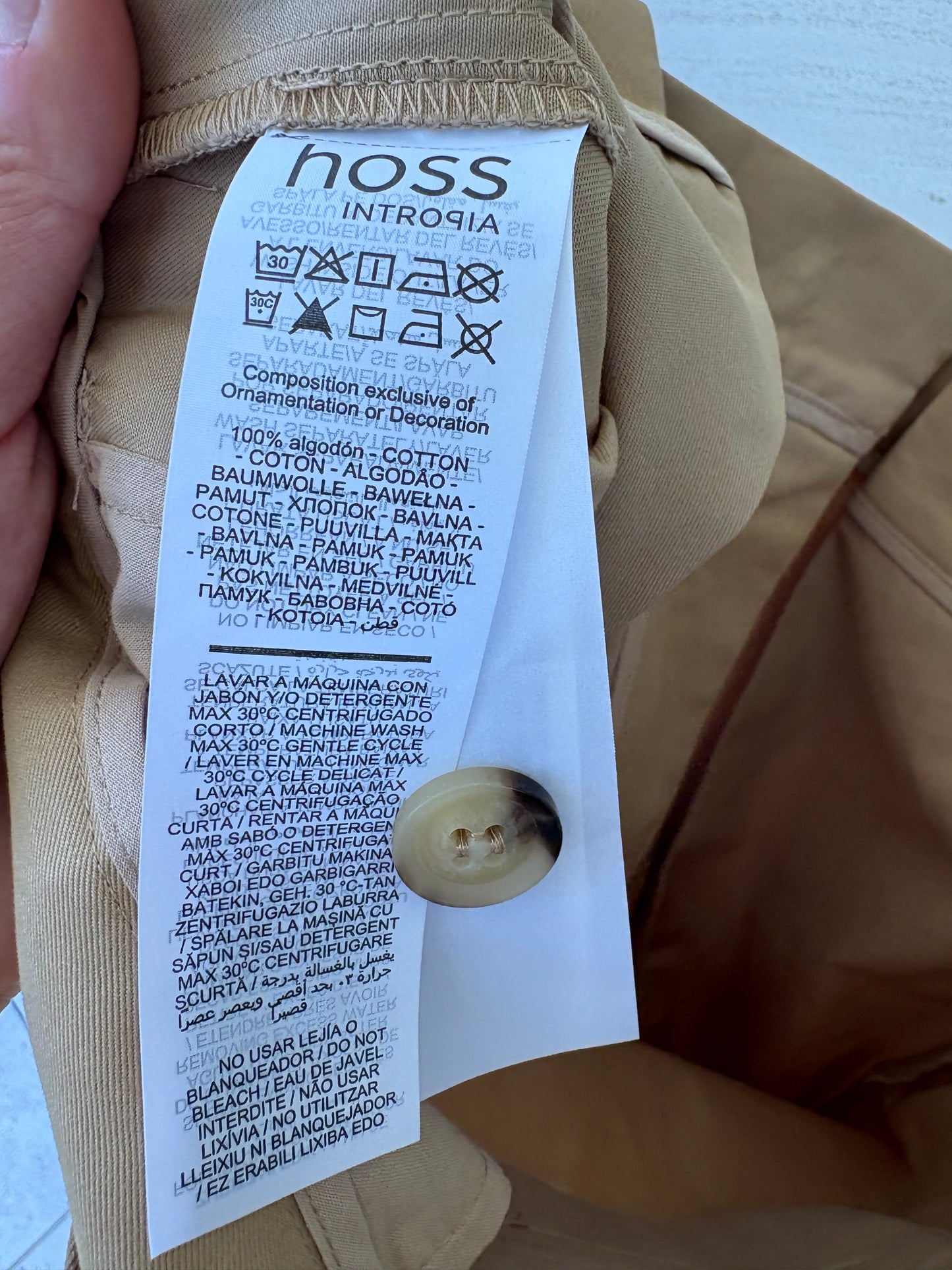 INTROPIA. Pantalón beige pinzas cintura ajustable