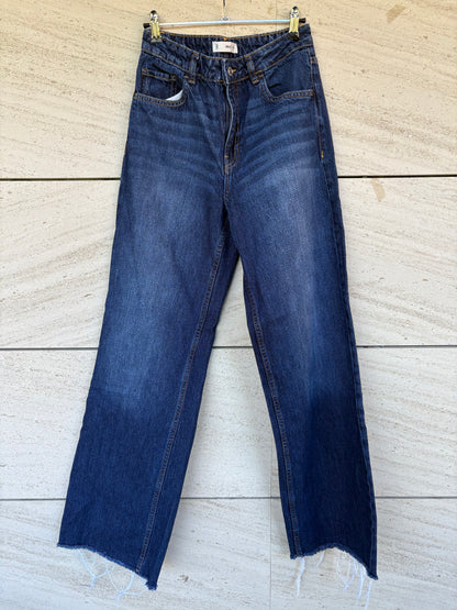 MANGO. Denim recto pata ancha. T 36