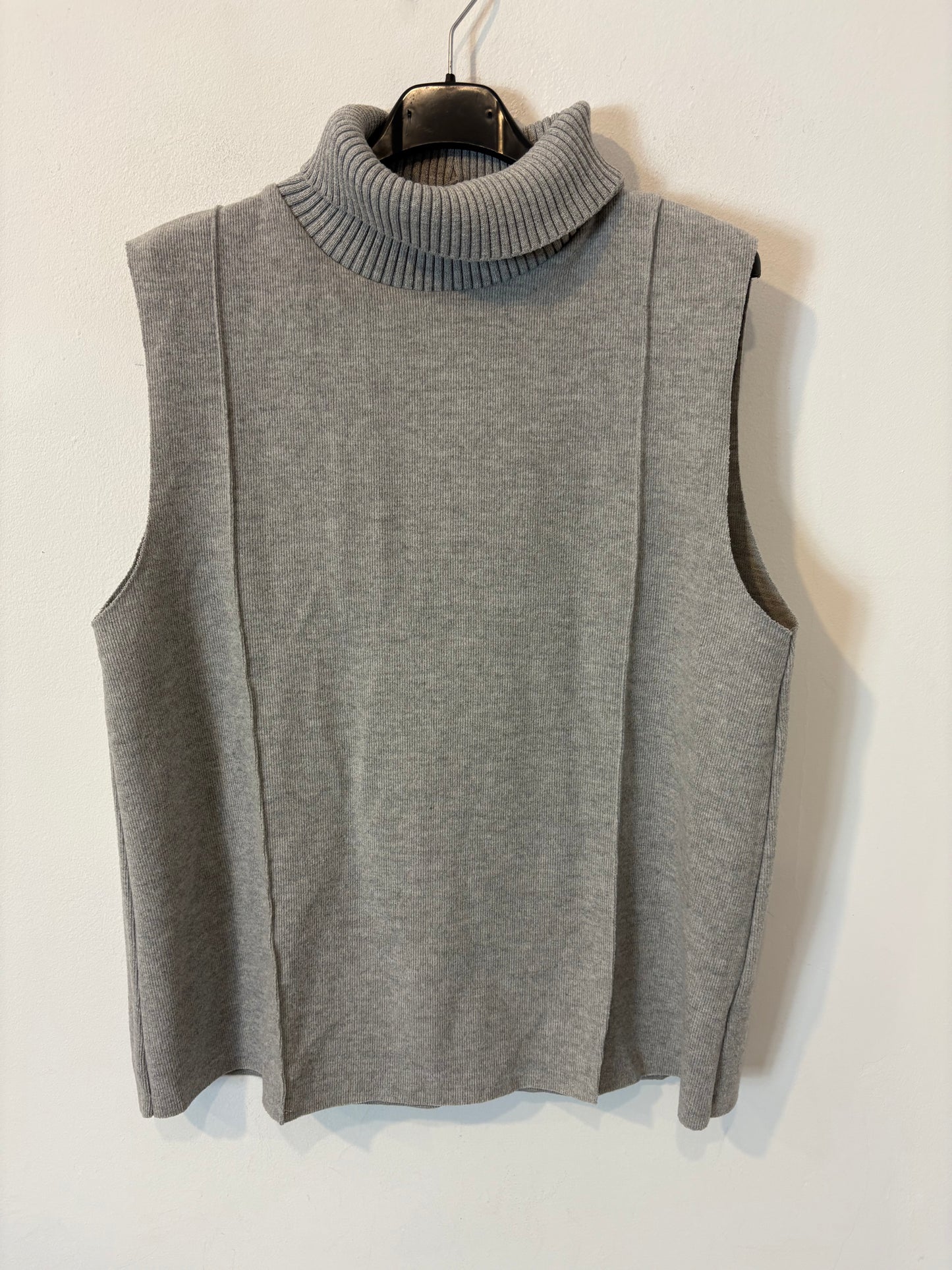 ZARA. Top gris textura