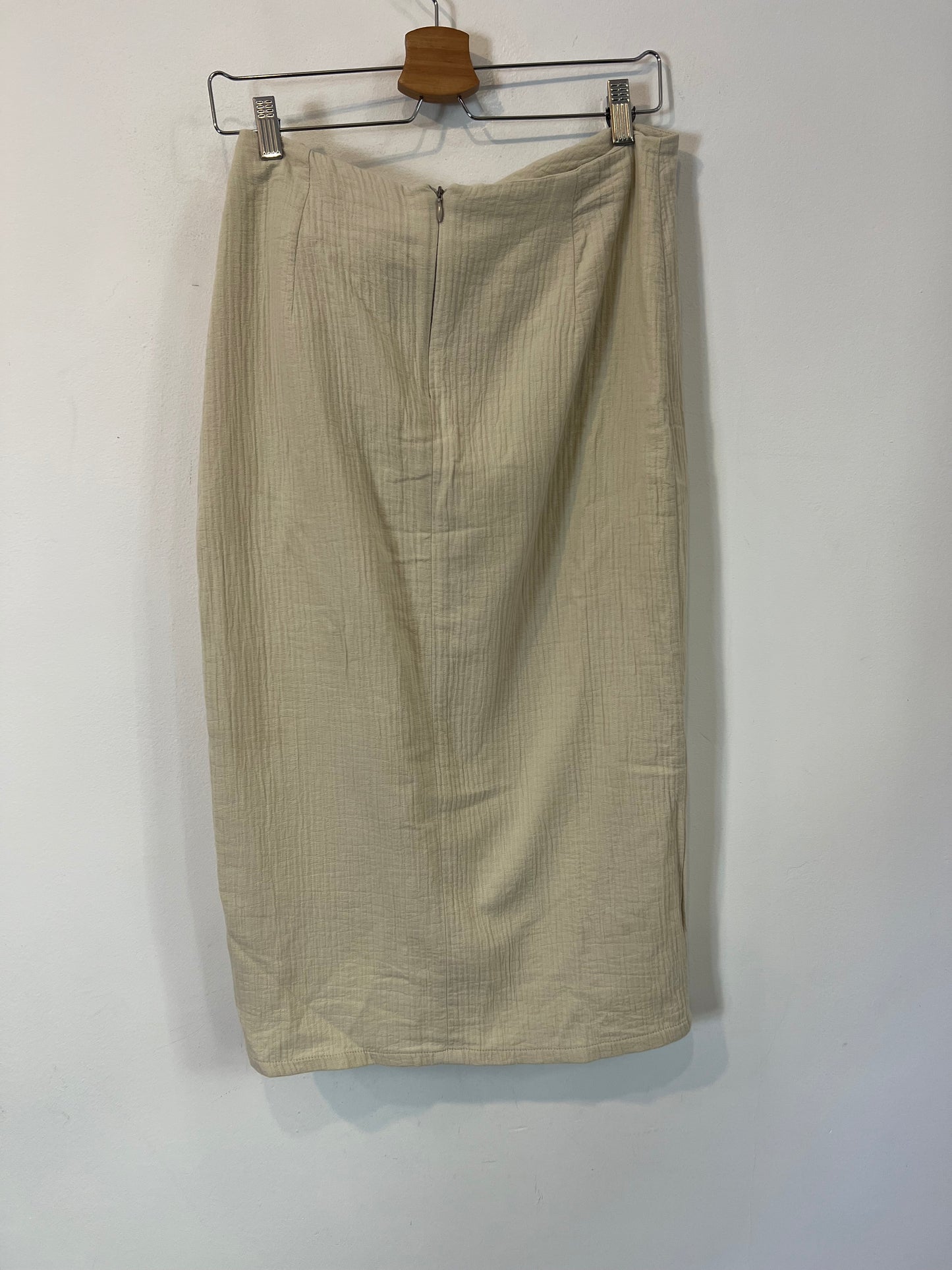 MAGNOLYA. Falda beige lazada T.0(40)