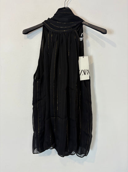 ZARA. Blusa negra sin mangas lazada