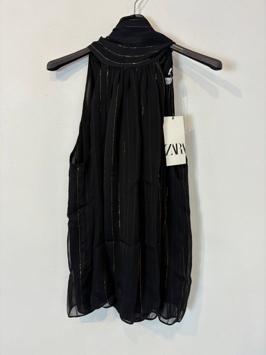 ZARA. Blusa negra sin mangas lazada