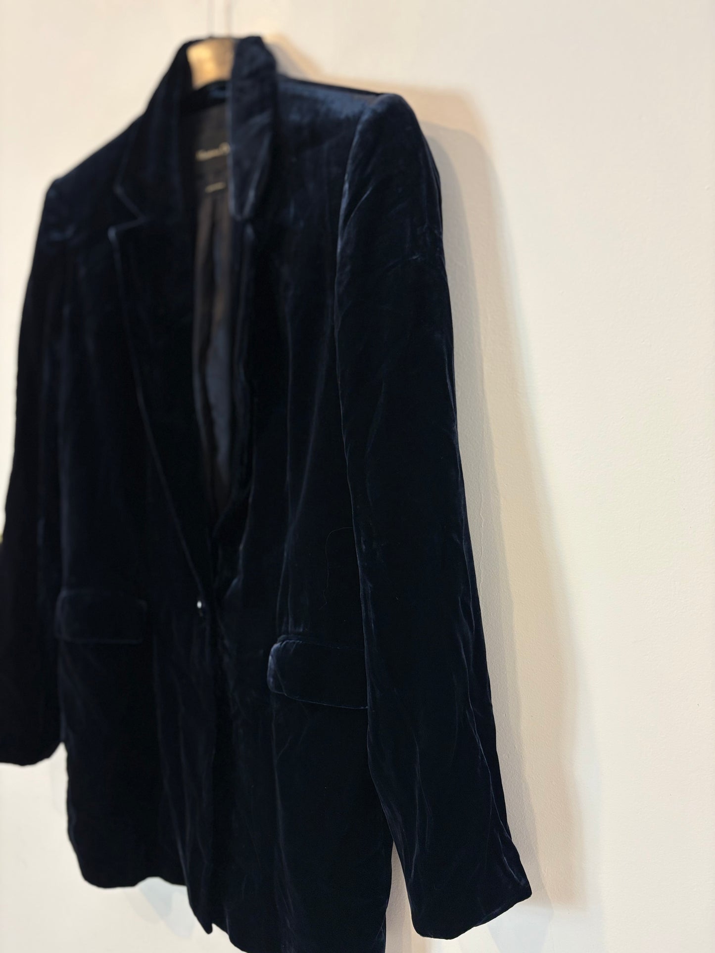 ZARA. Black stretch knit top. TL