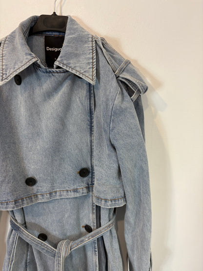 DESIGUAL. Gabardina denim