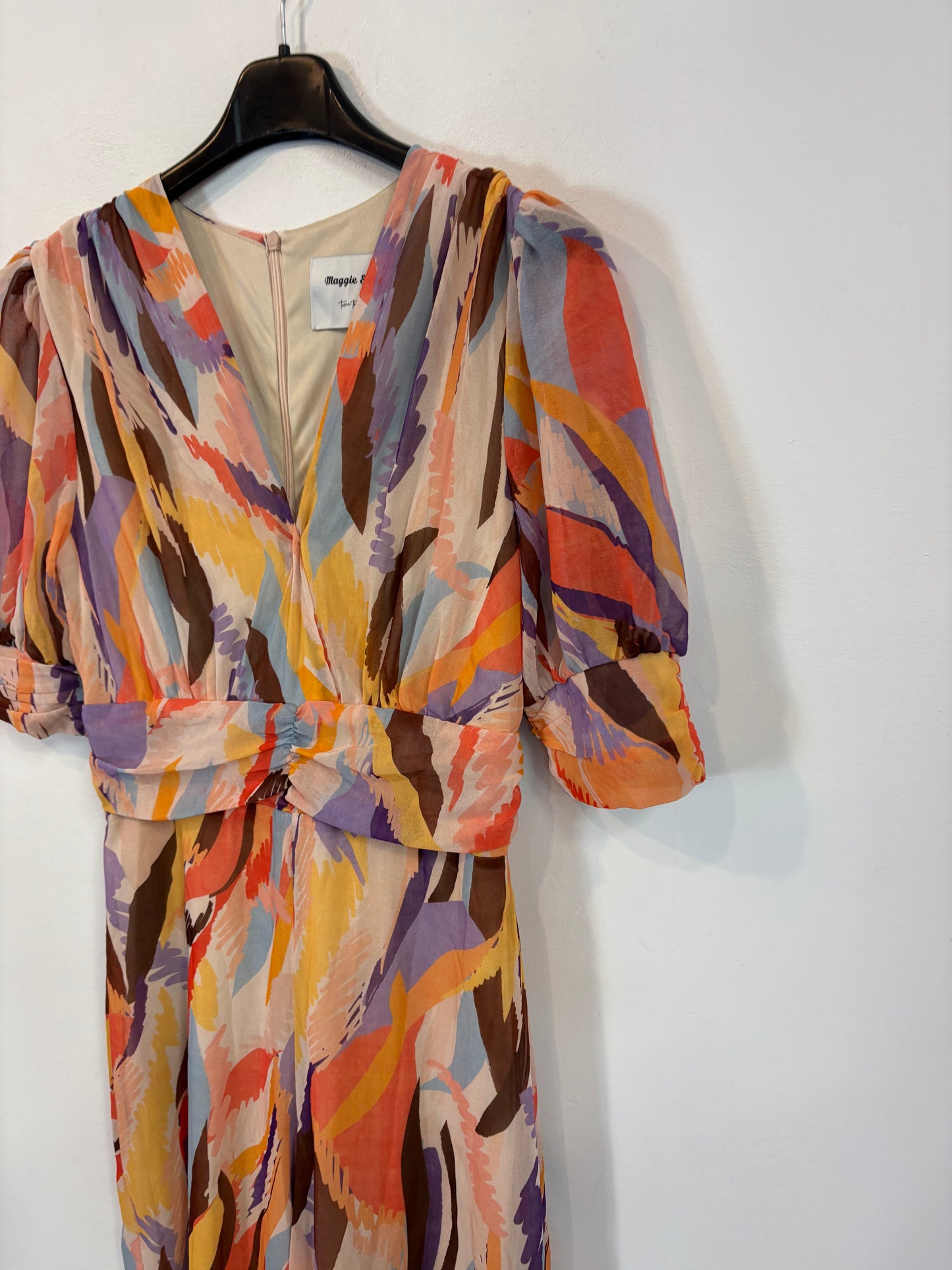 MAGGIE SWEET. Mono largo colores