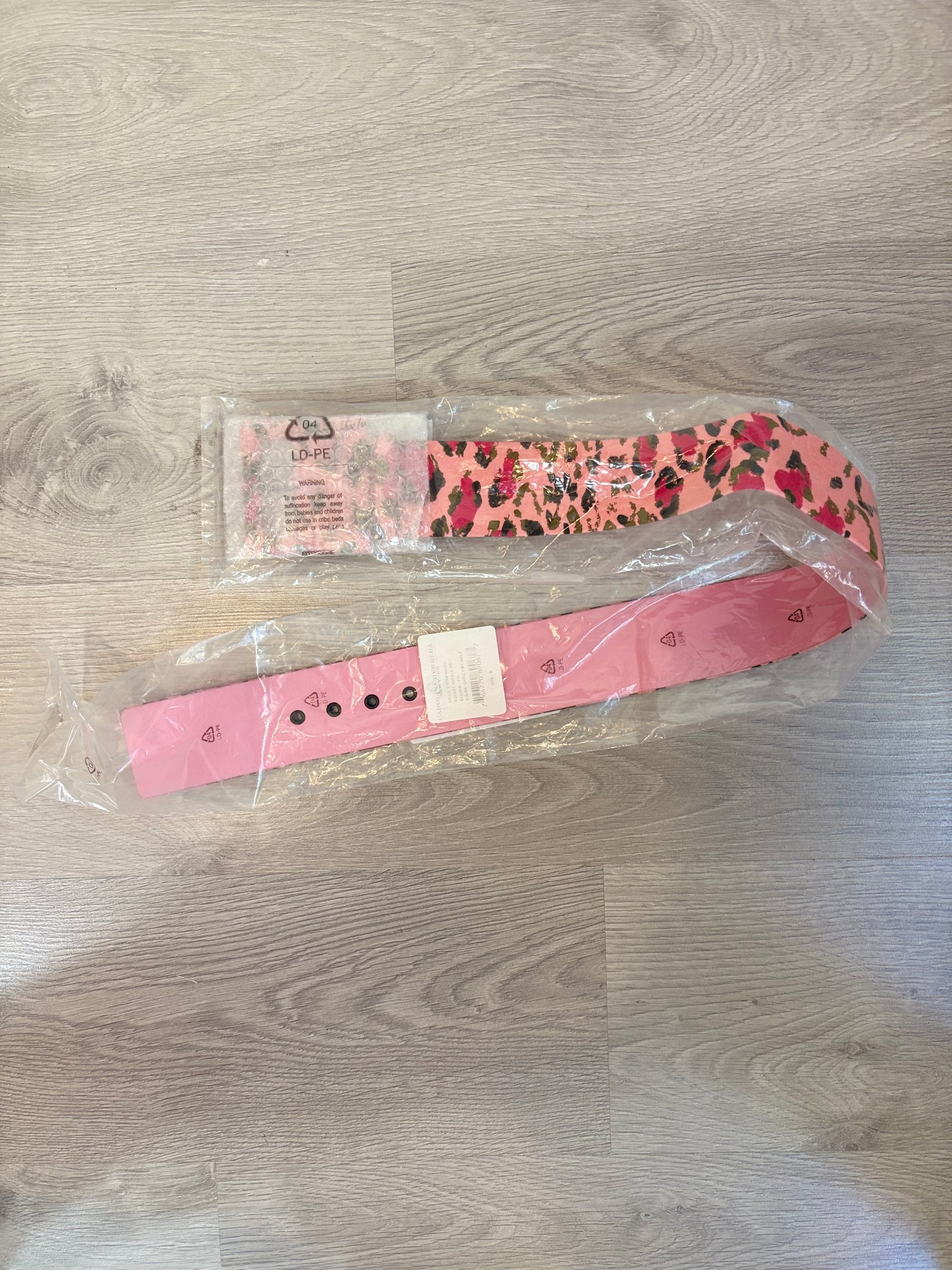 CAROLINA HERRERA . Cinturón rosa estampado