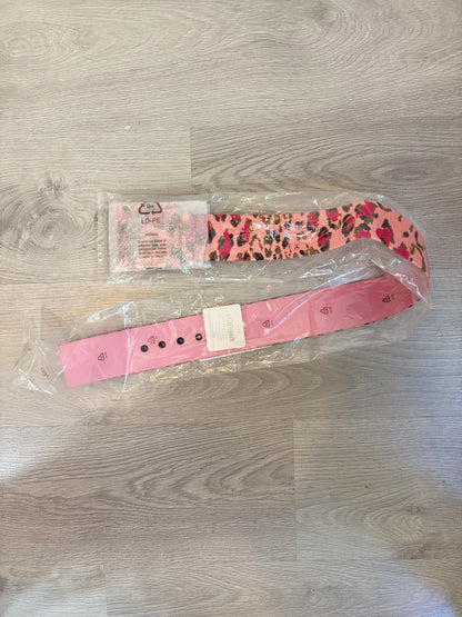 CAROLINA HERRERA . Cinturón rosa estampado