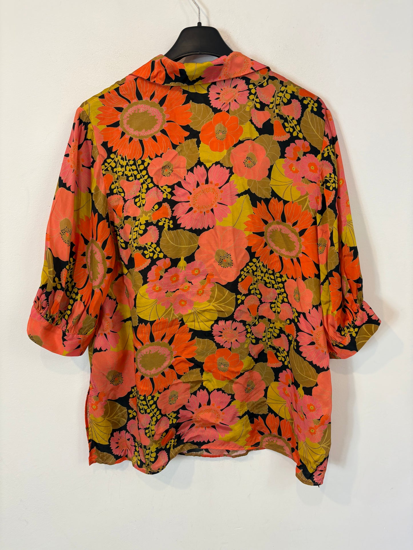 EL CORTE INGLÉS. Total look fluido estampado. T M