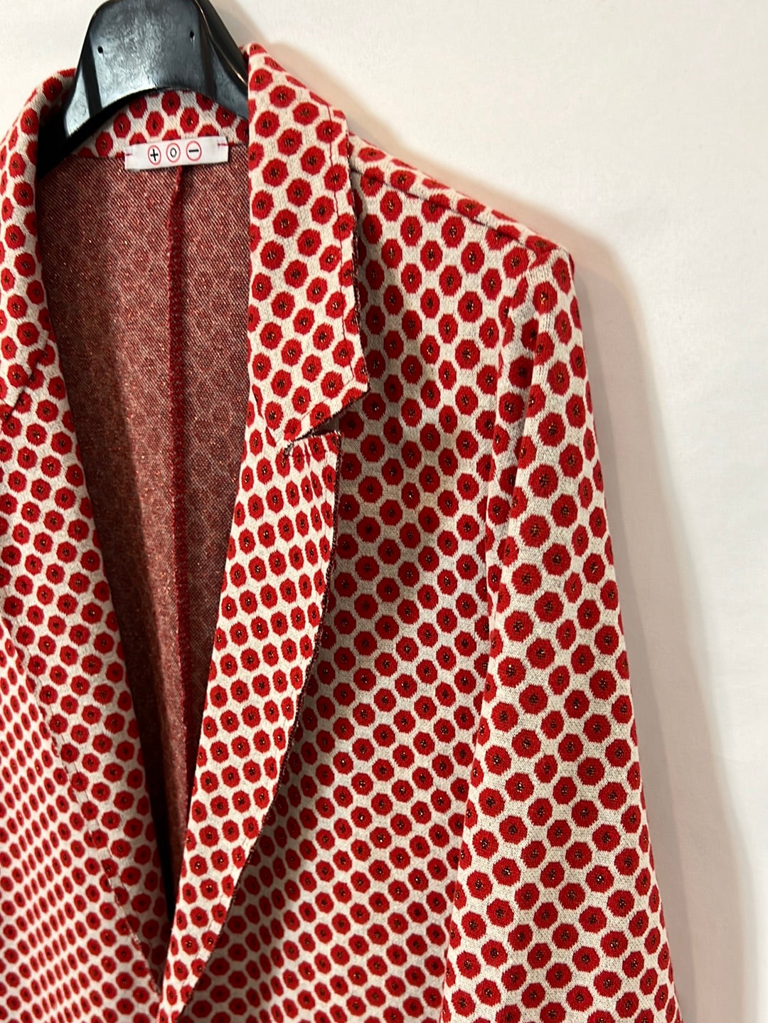 OTRAS. Blazer estampado rojo T.m