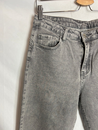 OTRAS. Denim cropped gris flexos. T XL