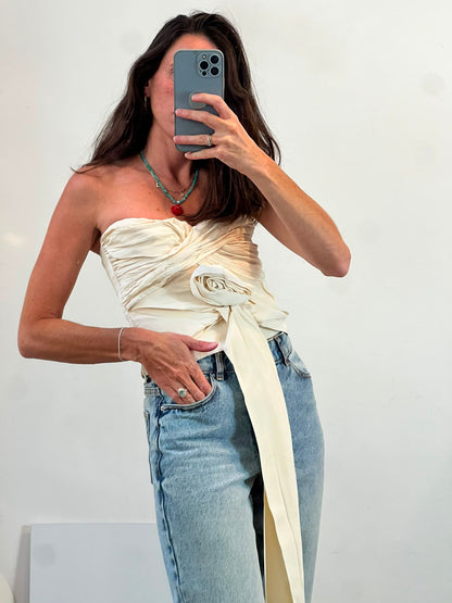 ZARA. Top beige satinado flor