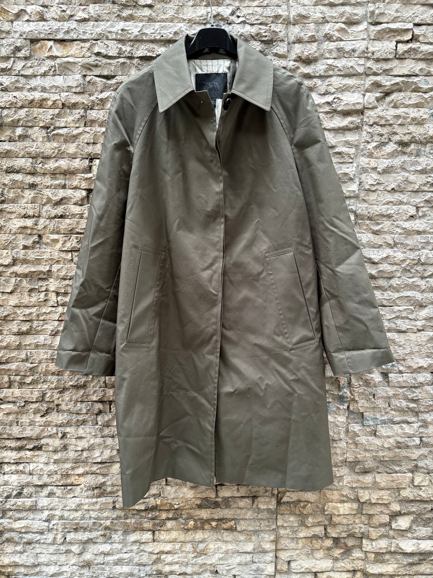 ZARA. Trench verde