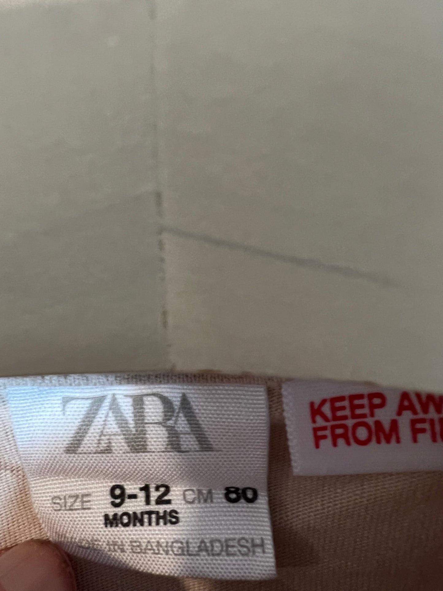 ZARA. Pack 3 camisetas algodón tonos tierra. T 9-12 meses