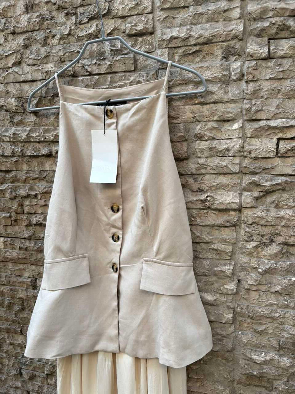 ZARA. Vestido largo beige texturas