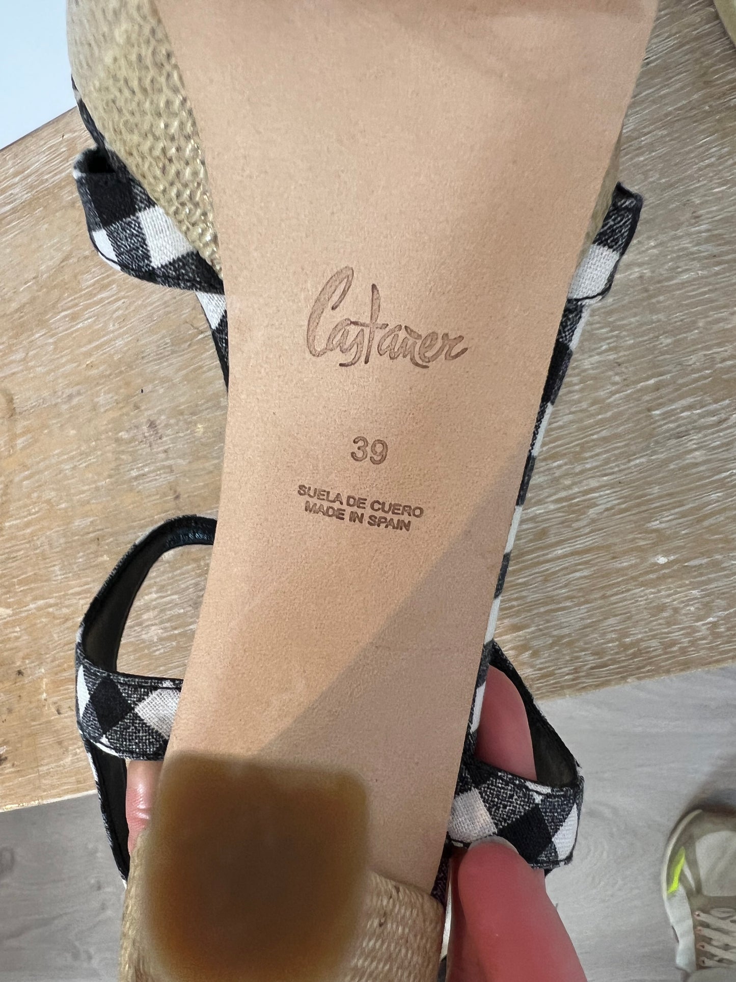 CASTAÑER. Sandalia cuadros vichy. T 39