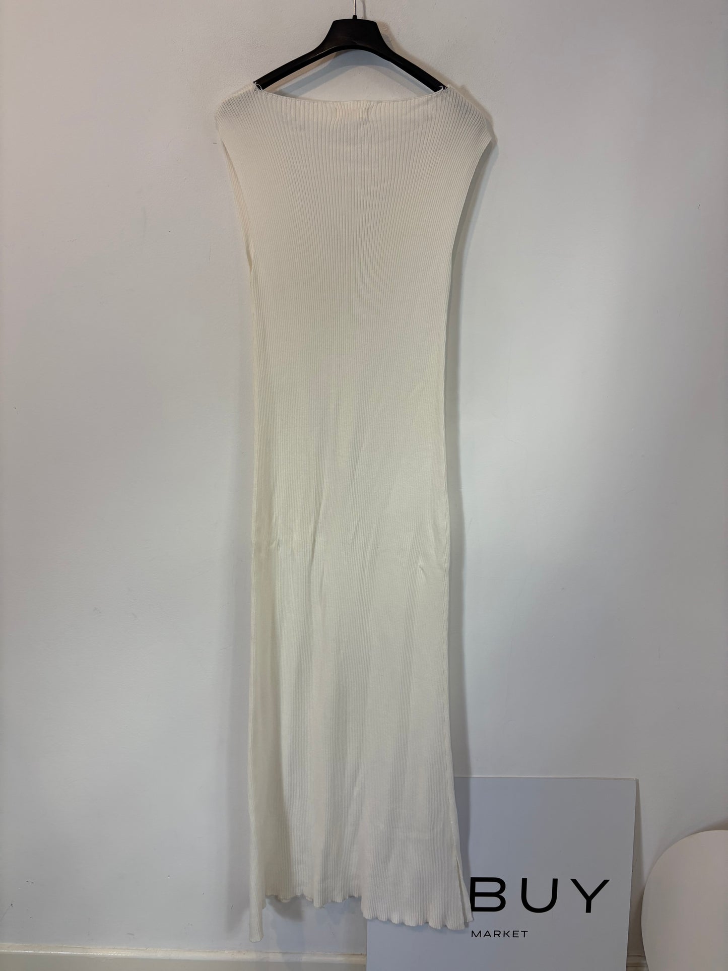 NÍCOLI. Vestido largo crudo canalé