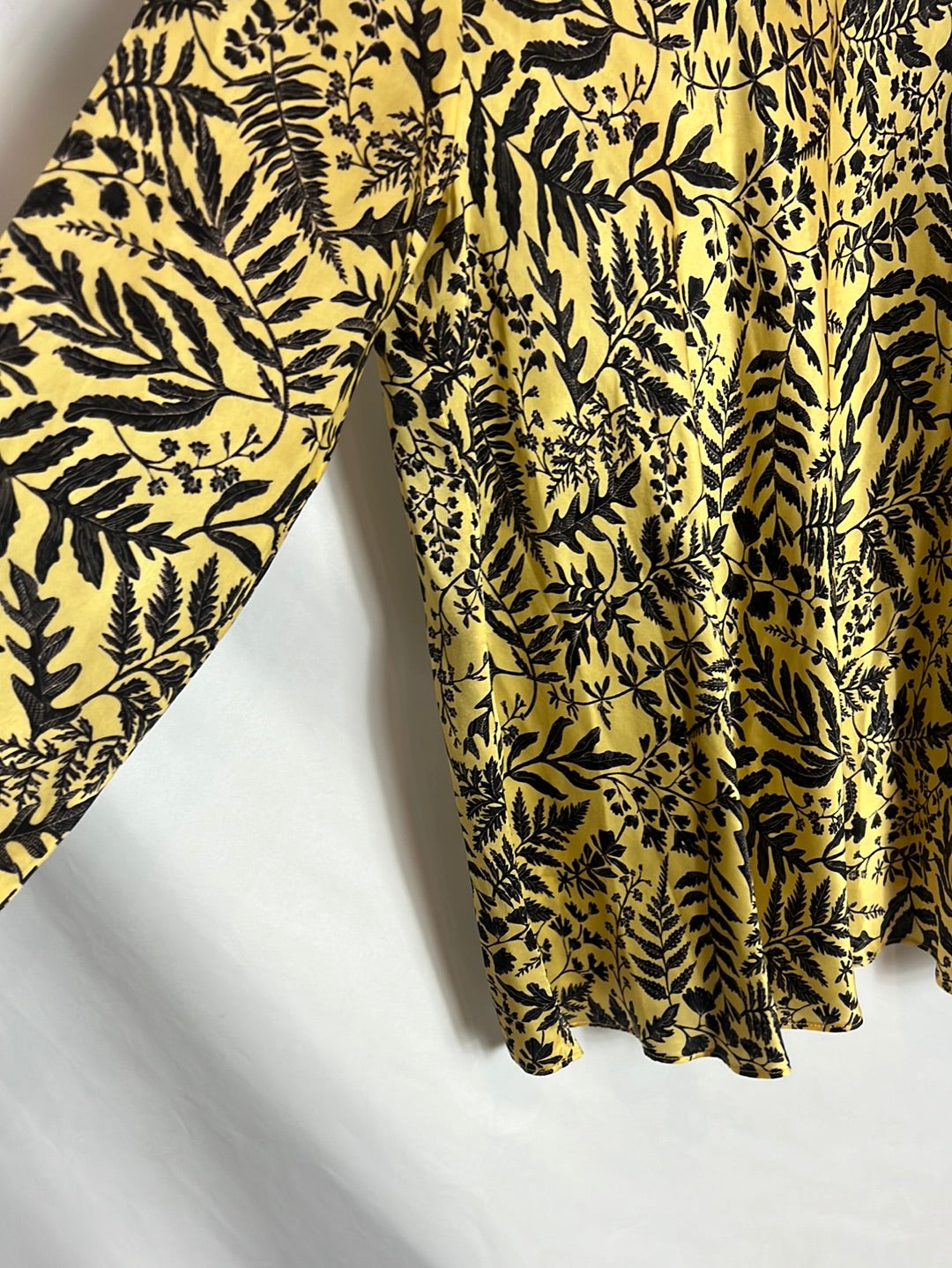 OTRAS. Blusa seda estampada. T M