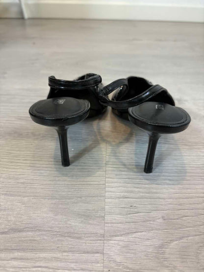 ZARA. Tacones destalonado tachuelas piel. T 38