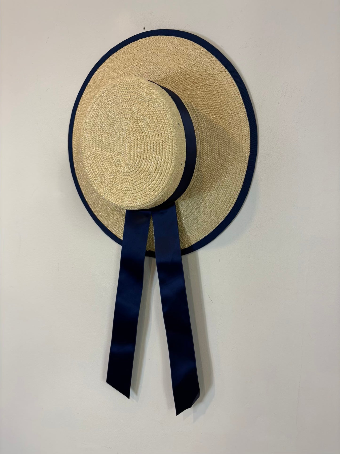 GIULIANA LONGO. Canotier veneciano lazo azul