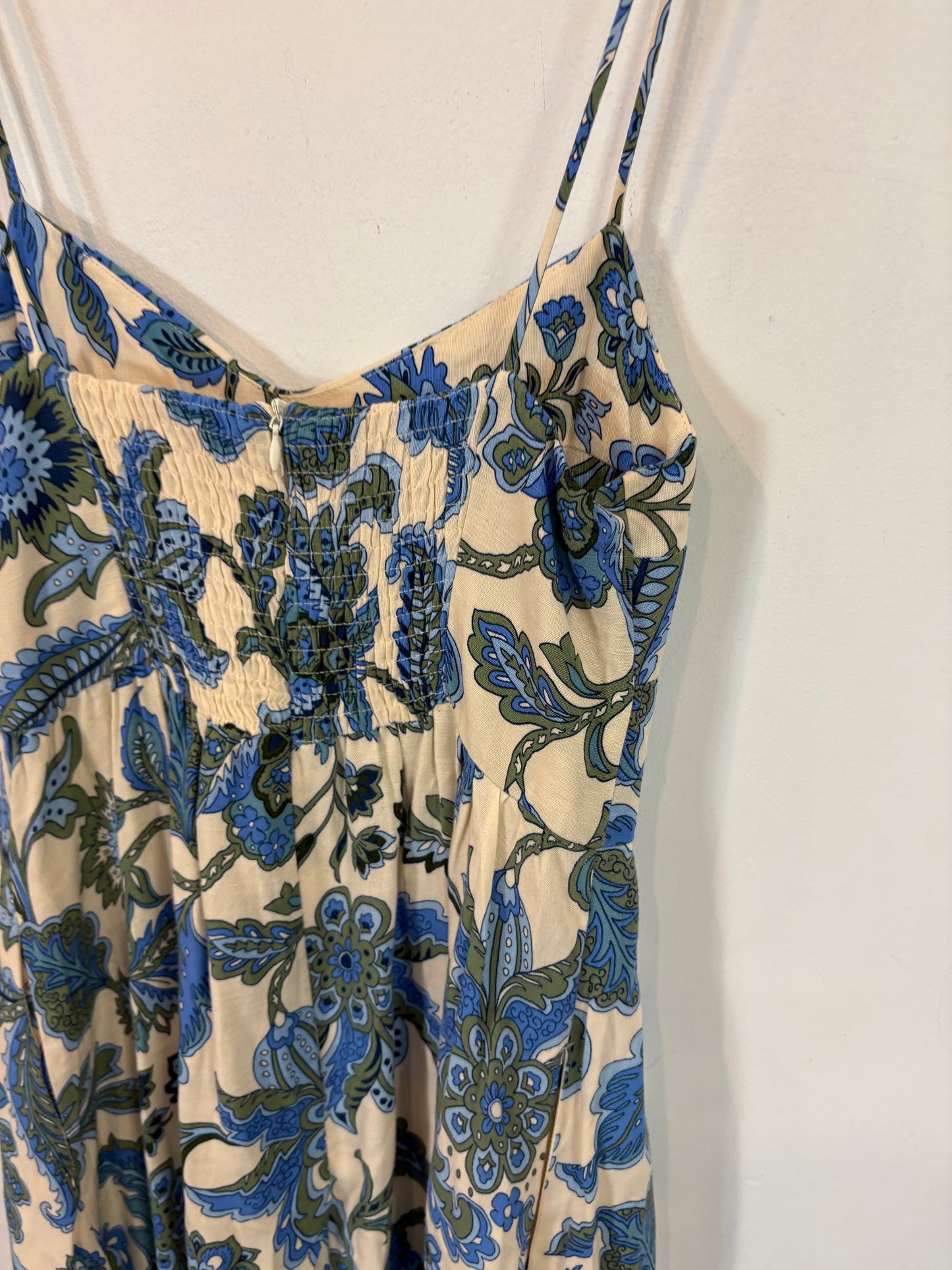 ZARA. Vestido midi estamapdo azules. T S