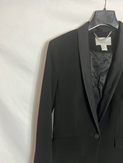 H&M. Blazer negra solapa textura. T.38