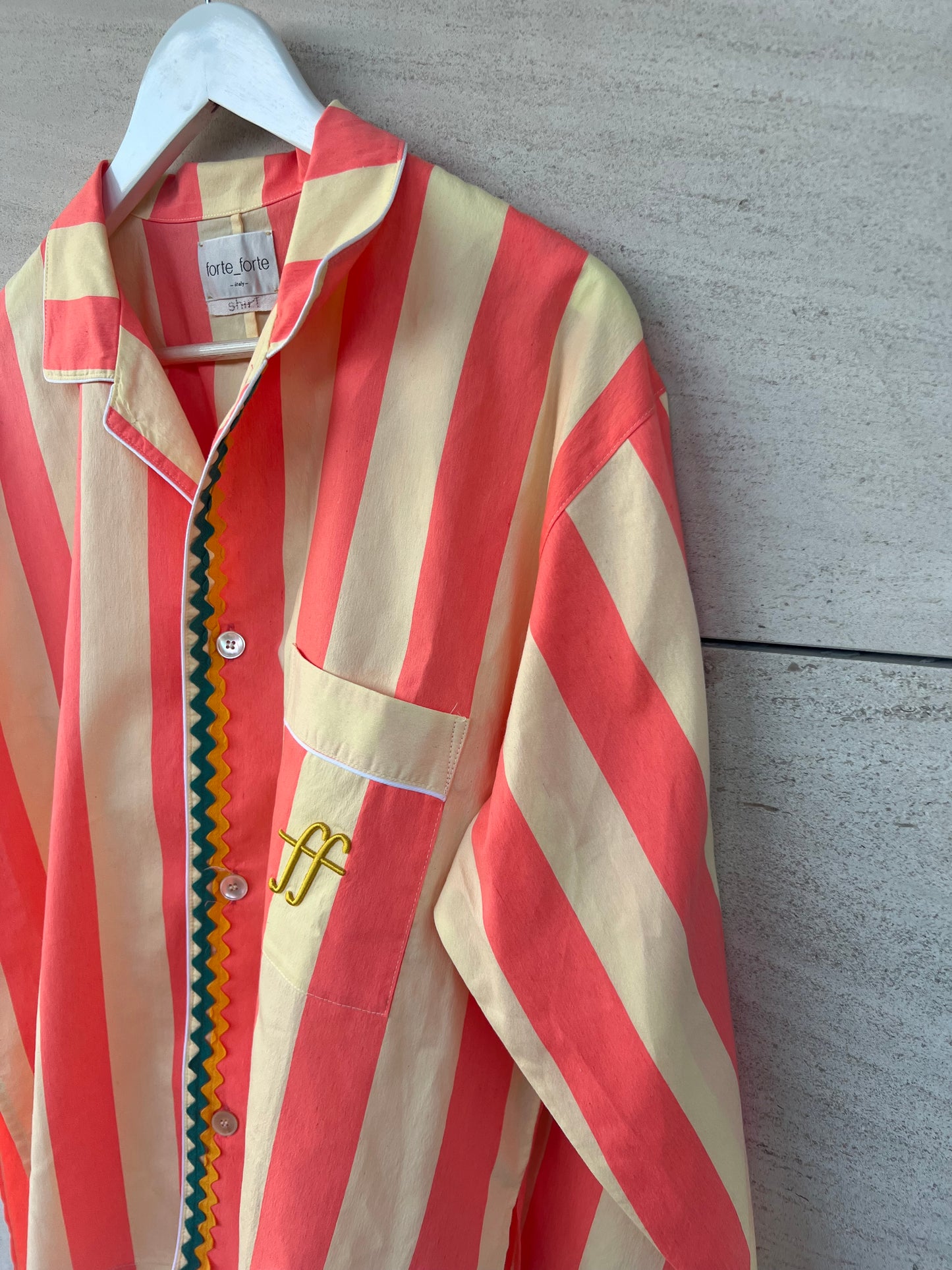 FORTE FORTE. Camisa rayas bicolor iniciales. T 1(S)