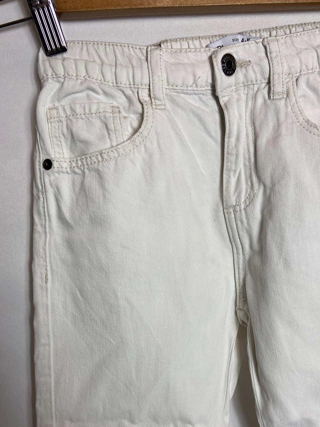 ZARA. White denim-effect trousers, size 4-5 years