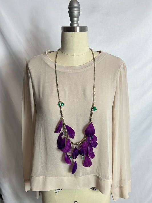 OTRAS. Collar plumas moaradas