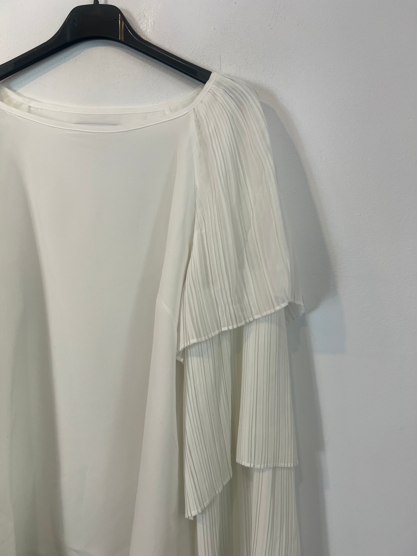 PEDRO DEL HIERRO. Blusa blanca volantes T.m