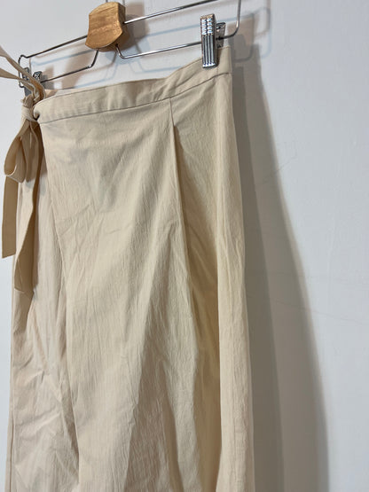 ZARA. Beige textured skirt-effect trousers. XS
