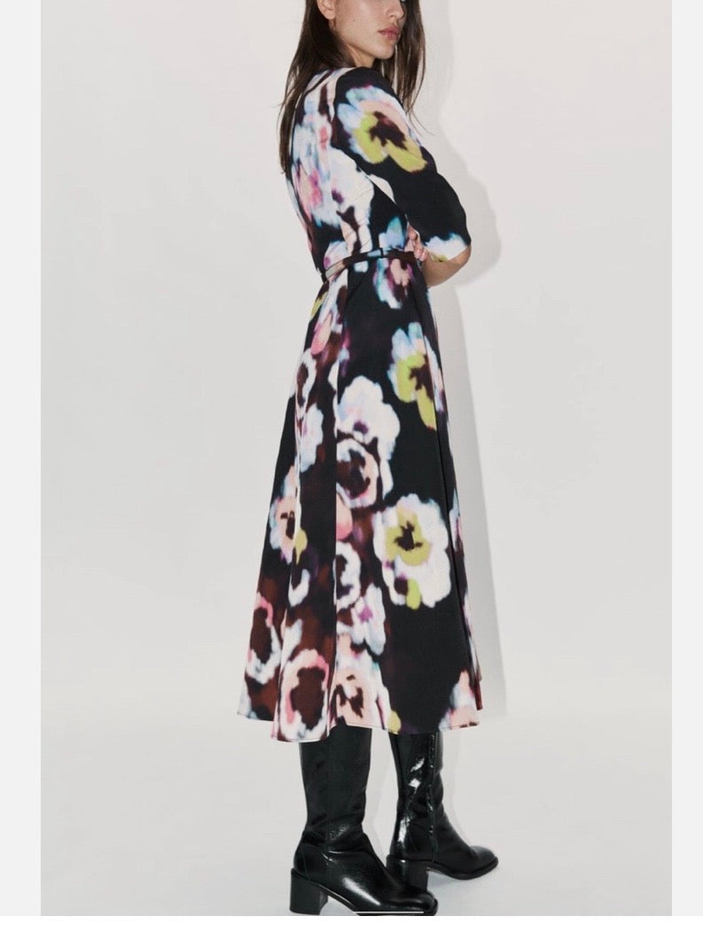 ZARA. Vestido mdi estampado colores