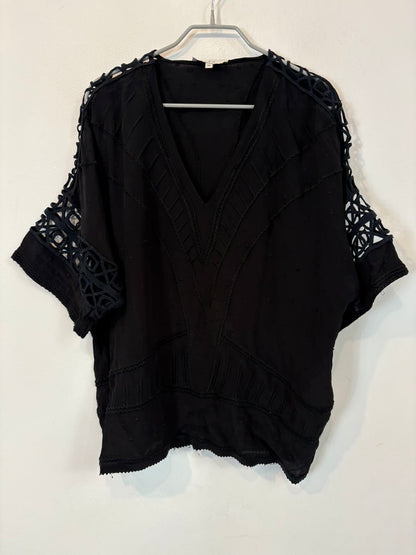 IRO. Top negro bordados detalle mangas