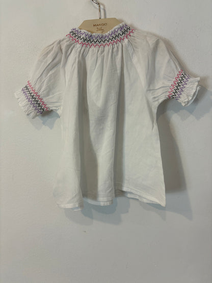 NÍCOLI.  Blusa blanca bordados