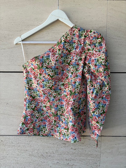 ZARA. Blusa estampado floral asimétrica