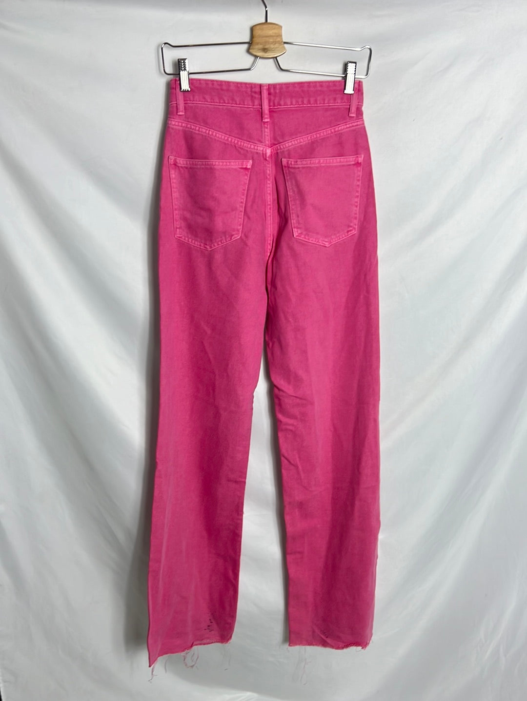 ZARA. Denim rosa pata ancha. T 36 (Tara)