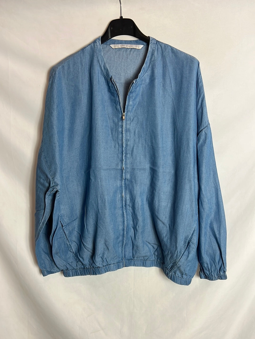 ZARA. Fine denim bomber jacket. TM