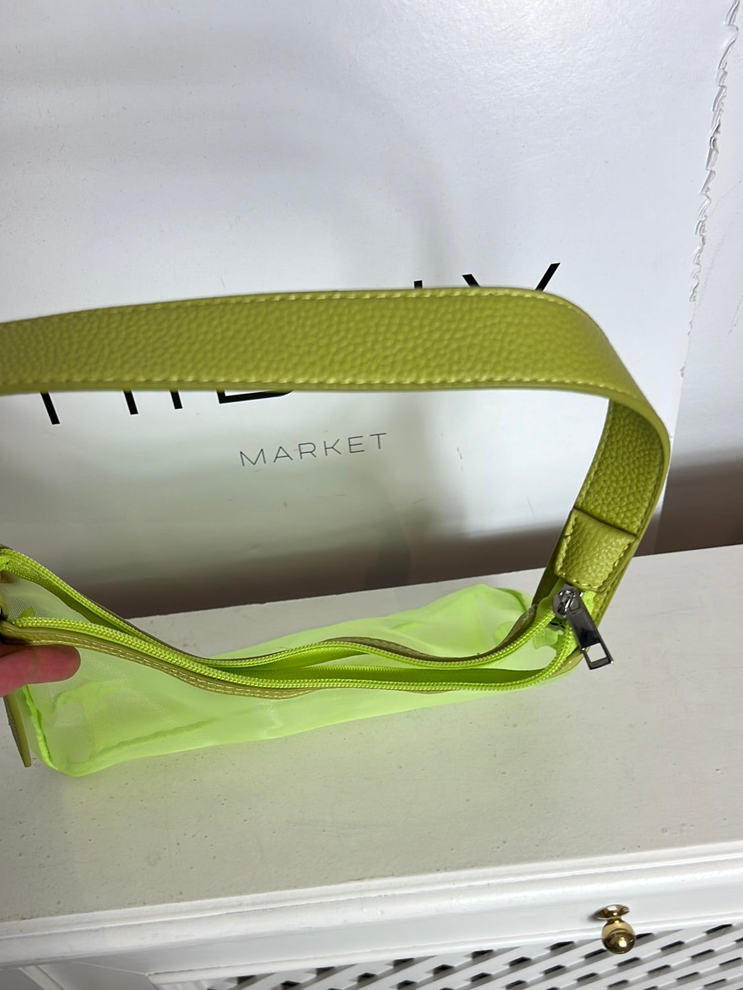 OTRAS. Bolso verde rejilla