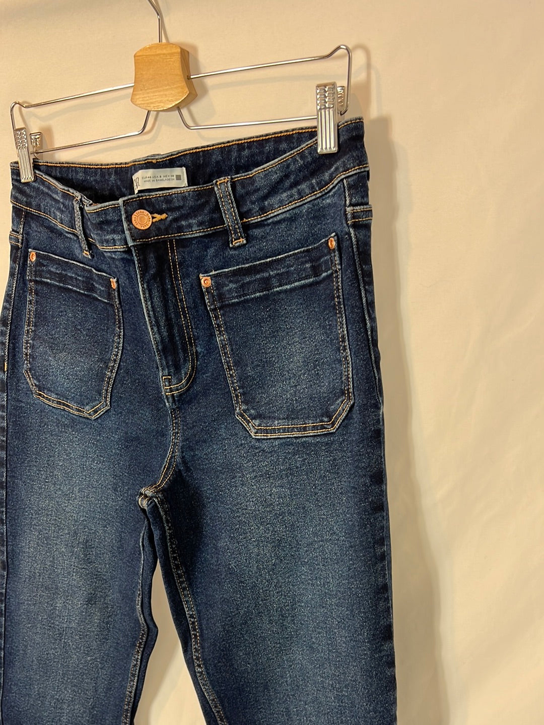ZARA. Denim cropped bolsillos. T 40